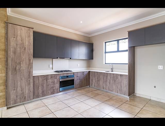 3 BEDROOM SIMPLEX FOR SALE IN SIX FOUNTAINS RESIDENTIAL ESTATE